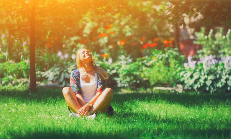 Inner Smile Meditation: What It Is, How to Do It, Benefits